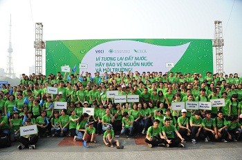 “Hanoi lakes clean-up day“ event drew more than 1,200 volunteers