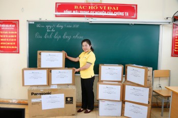 AES Mong Duong's CSR initiatives benefit 1,500 local children when they return to school in Quang Ninh province, Vietnam