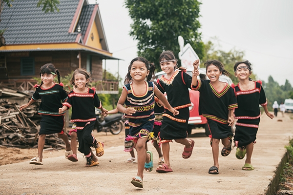 Home Credit brings a warm back-to-school season to the children of Gia Lai