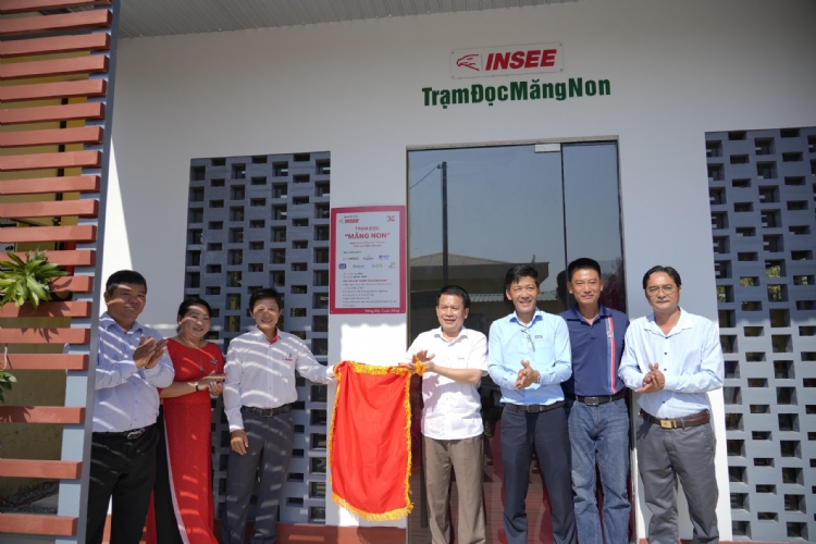 INSEE VIETNAM ACCOMPANIED WITH PARTNERS HANDOVERED THE “MANG NON” BOOK STATION FOR CHILDREN IN RURAL AREA