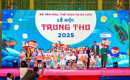 Mondelez Kinh Do celebrates the beauty of the Vietnamese Mid-Autumn Festival